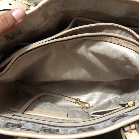 Michael Kors Purse - Picture 3 of 6